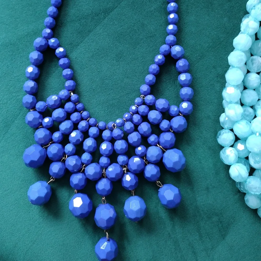 Elegant Blue and Aqua Beaded Necklace Set - Picture 3 of 7